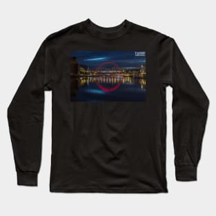 Newcastle Gateshead Quayside at night tynesidephotos Long Sleeve T-Shirt